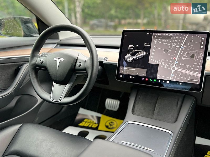 Седан Tesla Model 3 2021 в Львове