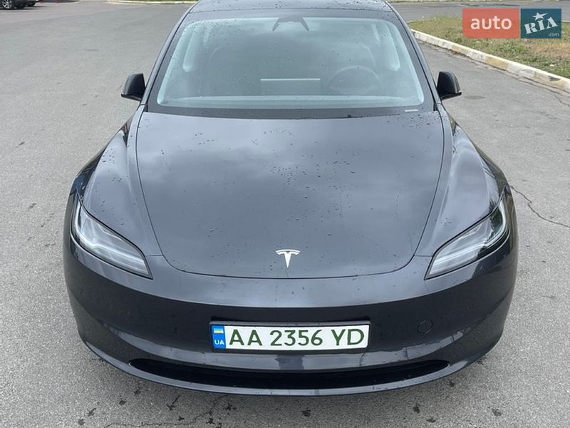 Tesla Model 3 2025