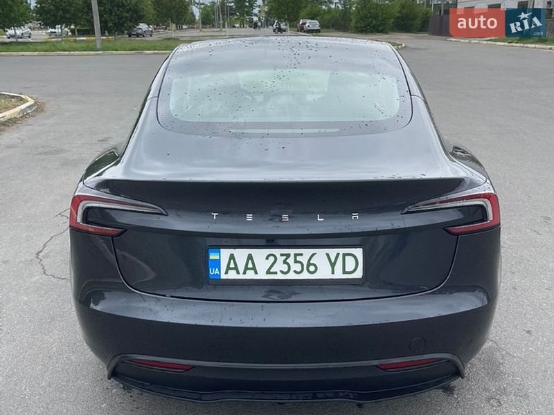 Седан Tesla Model 3 2025 в Києві