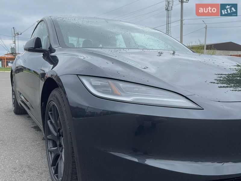 Седан Tesla Model 3 2025 в Києві