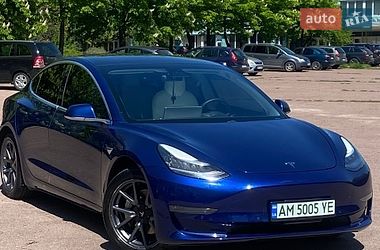 Седан Tesla Model 3 2019 в Києві
