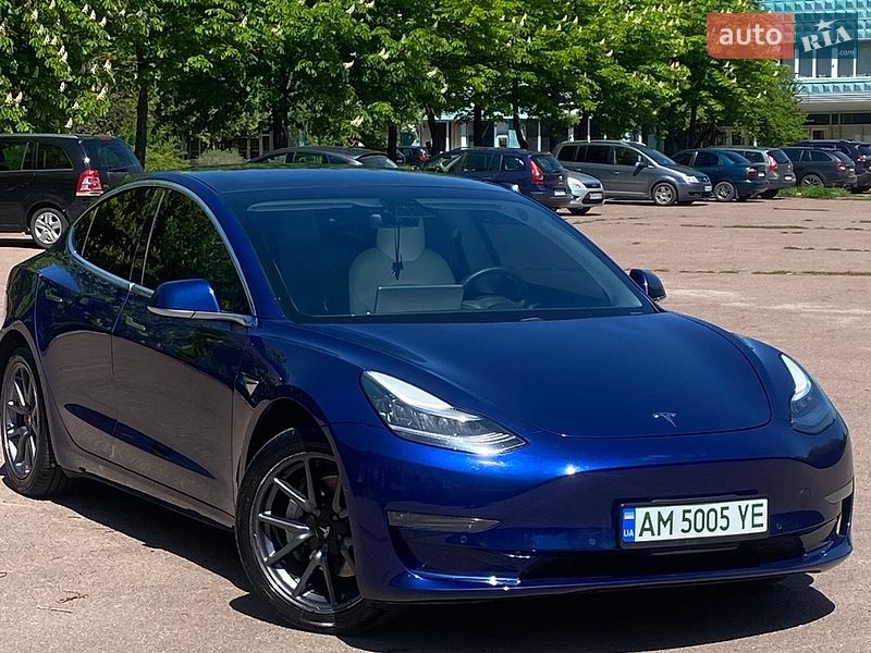 Седан Tesla Model 3 2019 в Києві