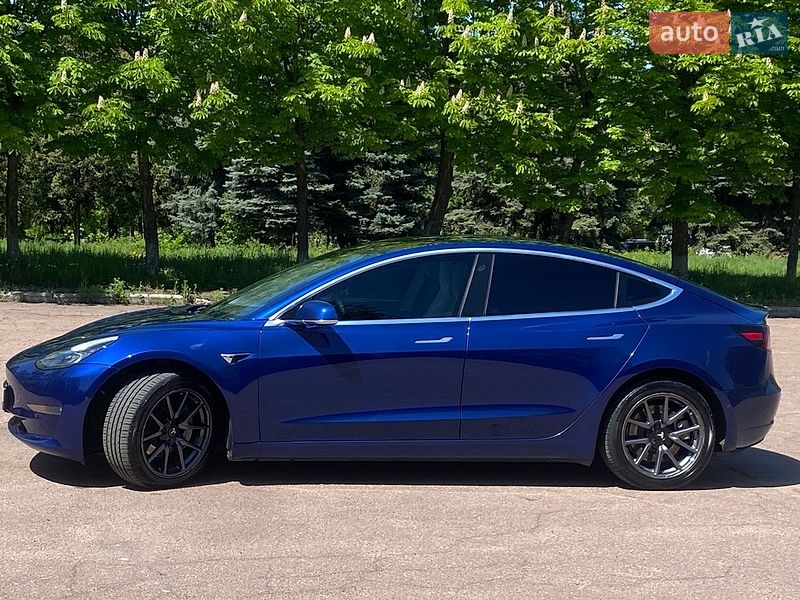 Седан Tesla Model 3 2019 в Києві