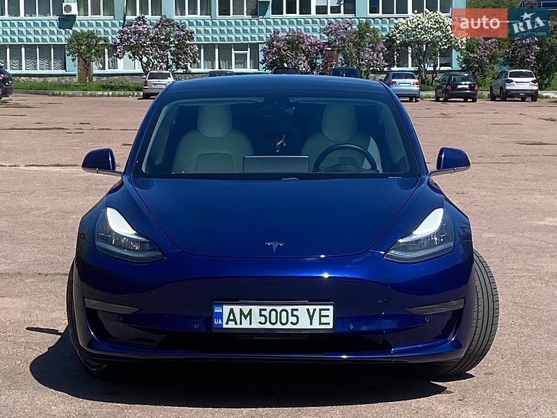 Седан Tesla Model 3 2019 в Києві