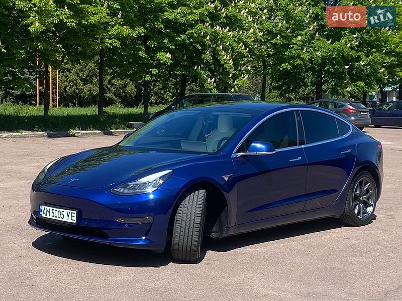 Седан Tesla Model 3 2019 в Києві