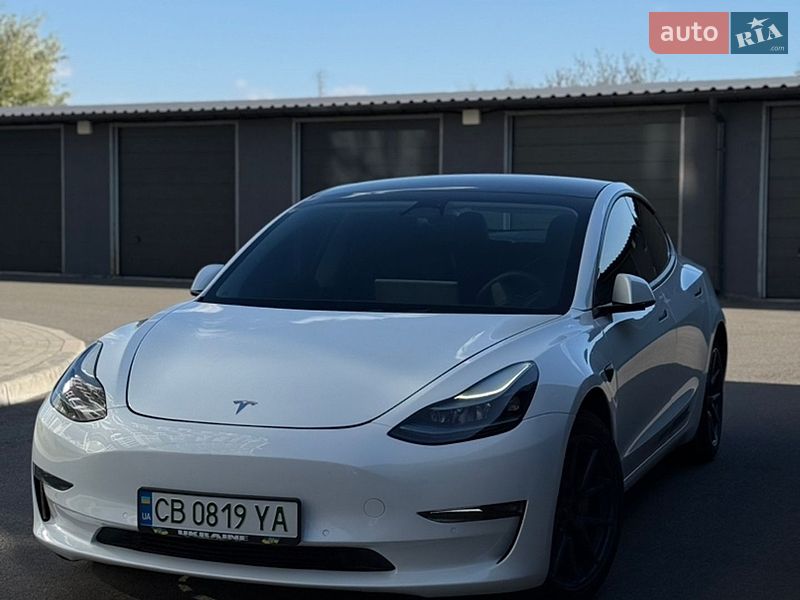 Седан Tesla Model 3 2022 в Чернігові