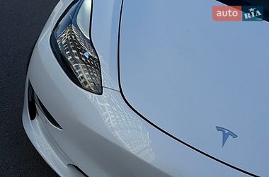 Седан Tesla Model 3 2022 в Чернігові
