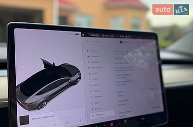 Седан Tesla Model 3 2018 в Броварах