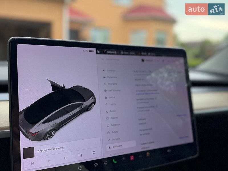Седан Tesla Model 3 2018 в Броварах
