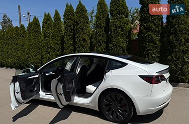 Седан Tesla Model 3 2021 в Ивано-Франковске