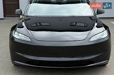 Седан Tesla Model 3 2025 в Луцьку