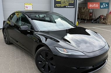 Седан Tesla Model 3 2025 в Луцьку