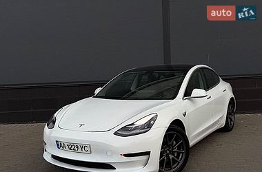 Седан Tesla Model 3 2019 в Києві