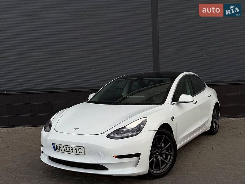 Седан Tesla Model 3 2019 в Києві