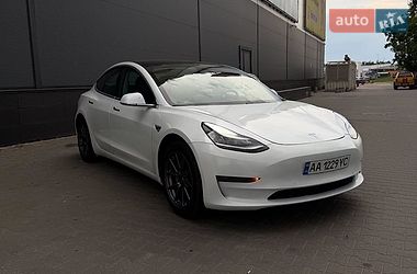 Седан Tesla Model 3 2019 в Києві