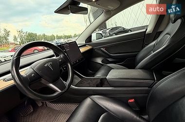 Седан Tesla Model 3 2019 в Києві