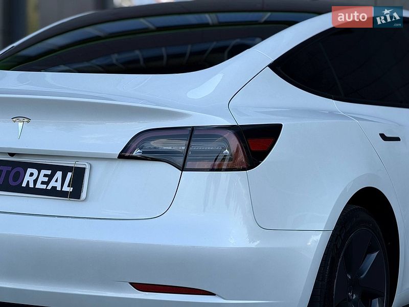 Седан Tesla Model 3 2022 в Кривому Розі