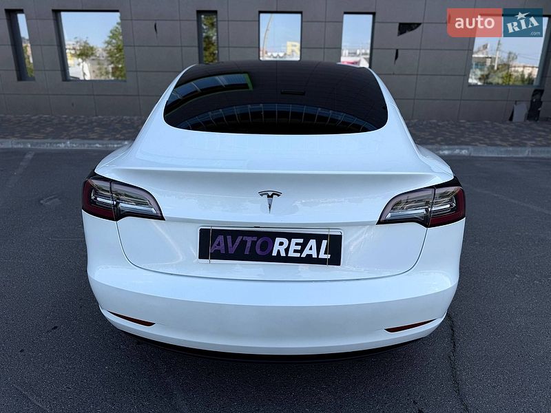 Седан Tesla Model 3 2022 в Кривому Розі