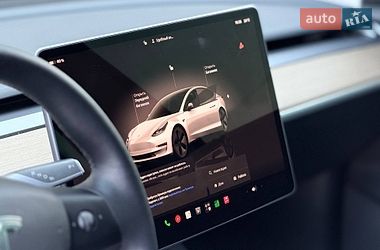 Седан Tesla Model 3 2022 в Кривому Розі