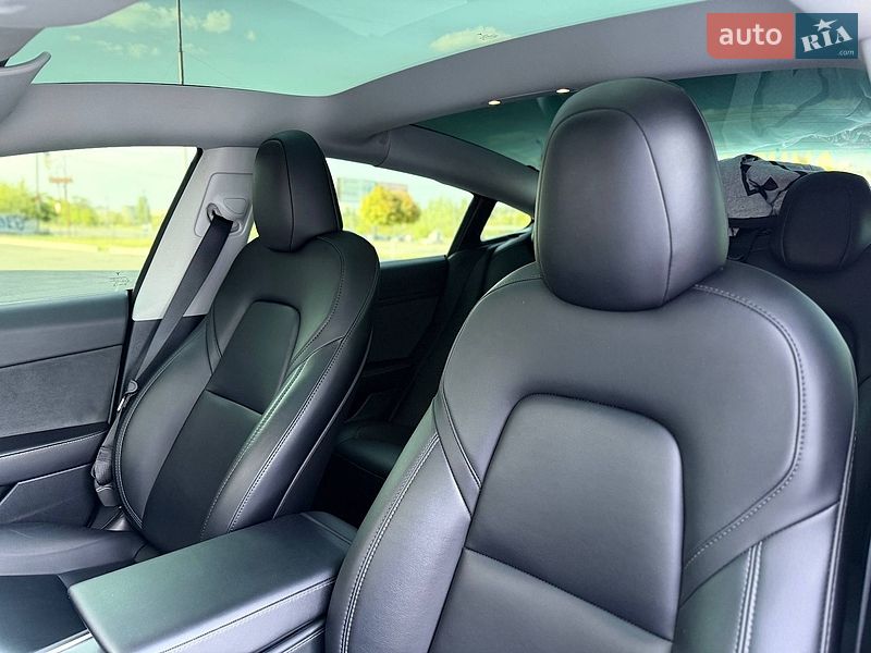 Седан Tesla Model 3 2022 в Кривому Розі