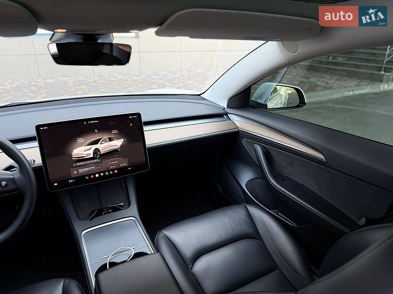 Седан Tesla Model 3 2022 в Кривому Розі
