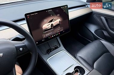 Седан Tesla Model 3 2022 в Кривому Розі