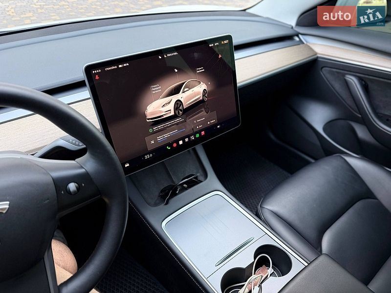 Седан Tesla Model 3 2022 в Кривому Розі