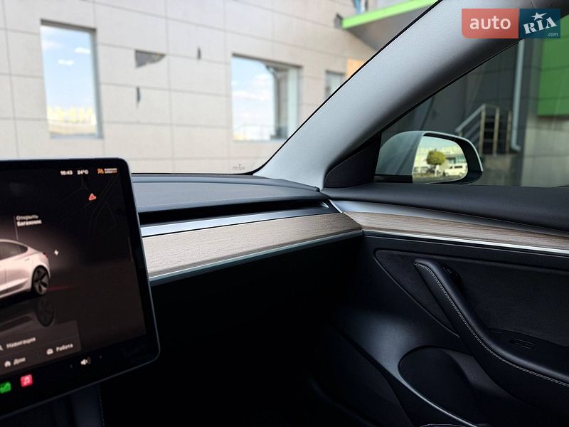 Седан Tesla Model 3 2022 в Кривому Розі