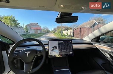 Седан Tesla Model 3 2021 в Киеве