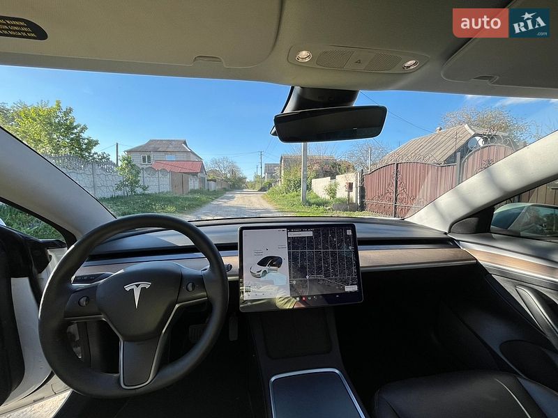 Седан Tesla Model 3 2021 в Киеве