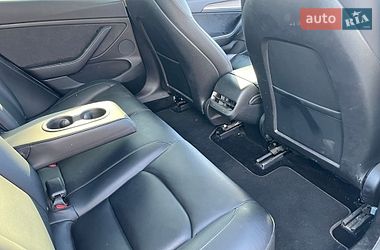 Седан Tesla Model 3 2021 в Киеве
