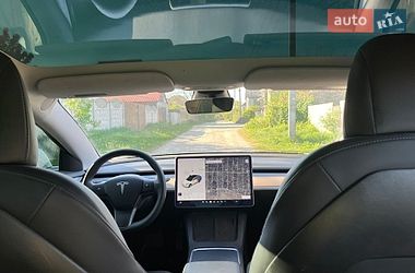 Седан Tesla Model 3 2021 в Киеве