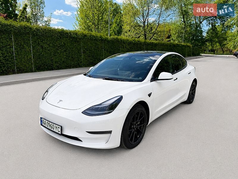 Tesla Model 3 2022