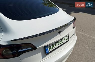 Седан Tesla Model 3 2022 в Киеве