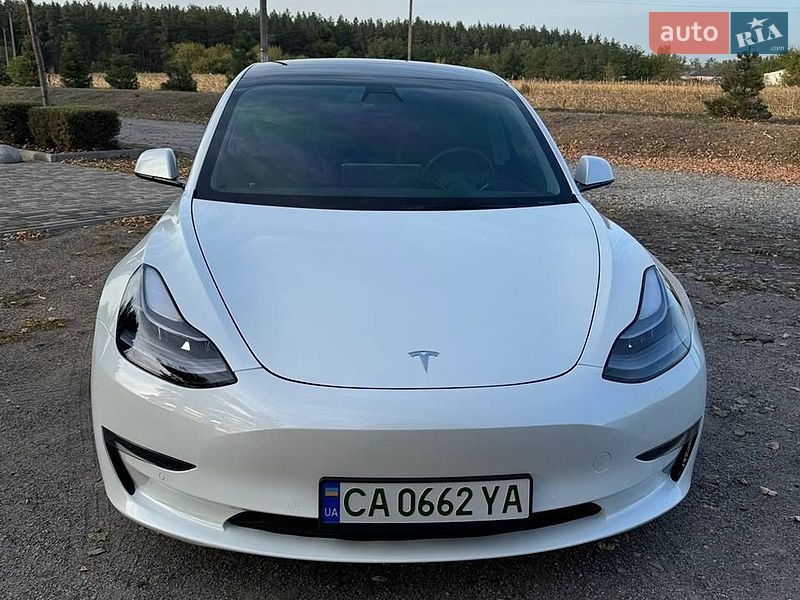 Седан Tesla Model 3 2022 в Черкассах