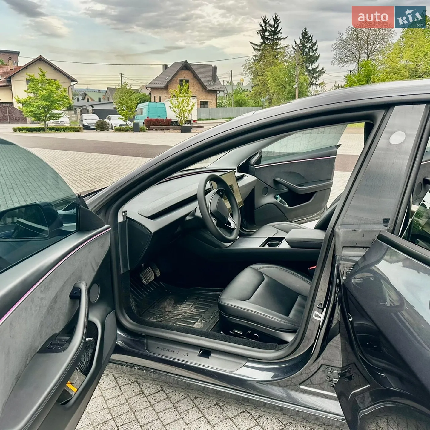 2025 Tesla Model 3 - мініатюра 9