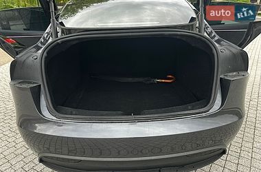 Седан Tesla Model 3 2025 в Львові