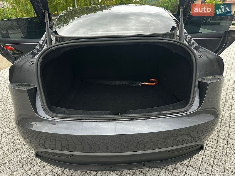 Седан Tesla Model 3 2025 в Львові