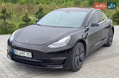 Седан Tesla Model 3 2018 в Львове