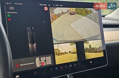 Седан Tesla Model 3 2018 в Львове