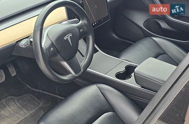 Седан Tesla Model 3 2018 в Львове