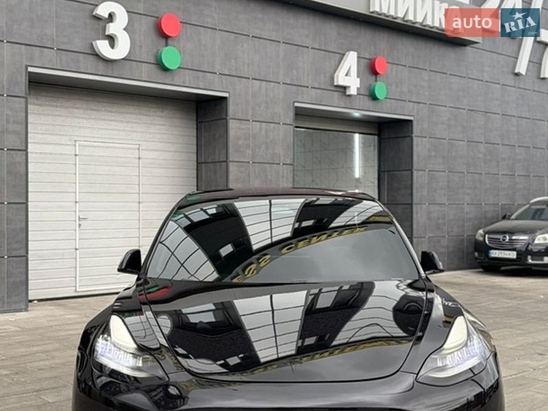 Седан Tesla Model 3 2018 в Харькове