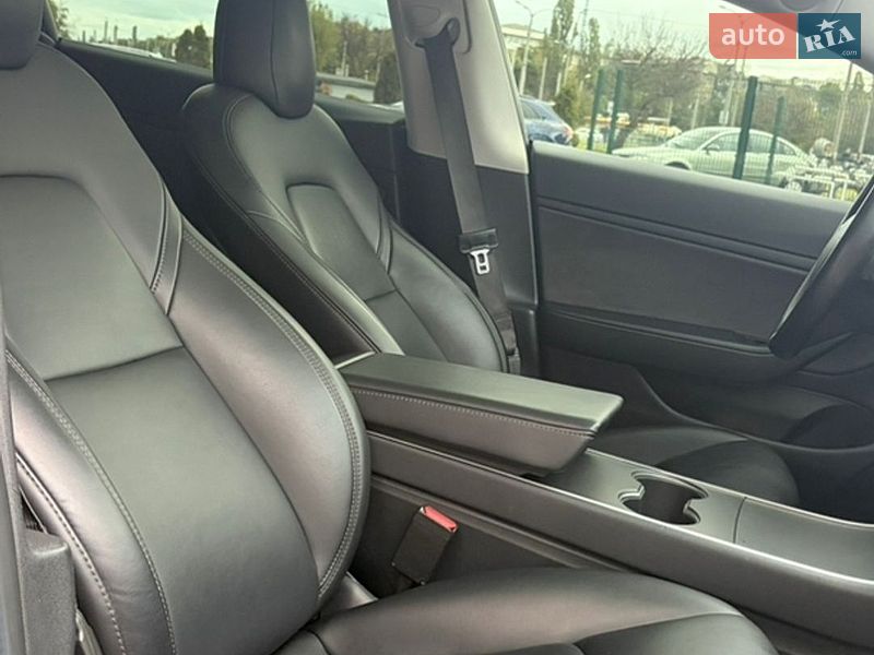 Седан Tesla Model 3 2018 в Харькове