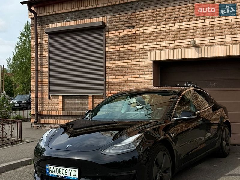 Седан Tesla Model 3 2018 в Киеве