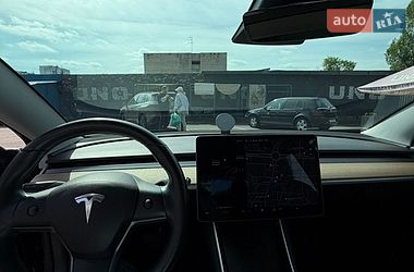 Седан Tesla Model 3 2018 в Киеве