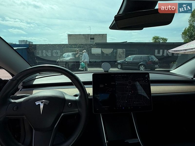 Седан Tesla Model 3 2018 в Киеве