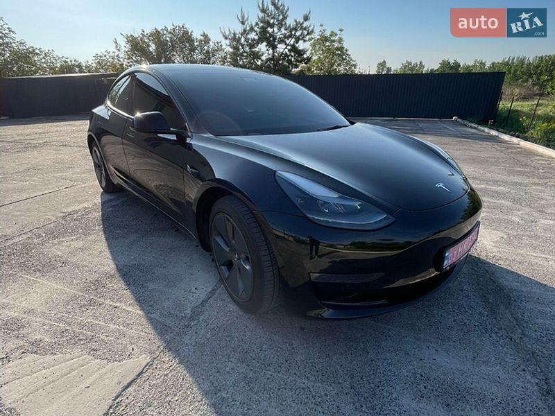 Седан Tesla Model 3 2022 в Кривом Роге