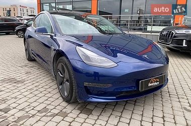 Седан Tesla Model 3 2018 в Львові