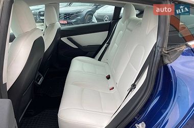 Седан Tesla Model 3 2018 в Львові
