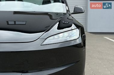 Седан Tesla Model 3 2025 в Луцьку